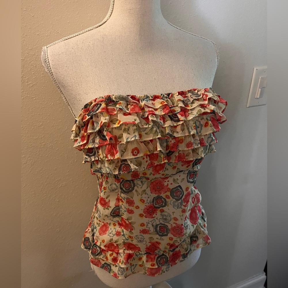Amor Floral Sleeveless Blouse